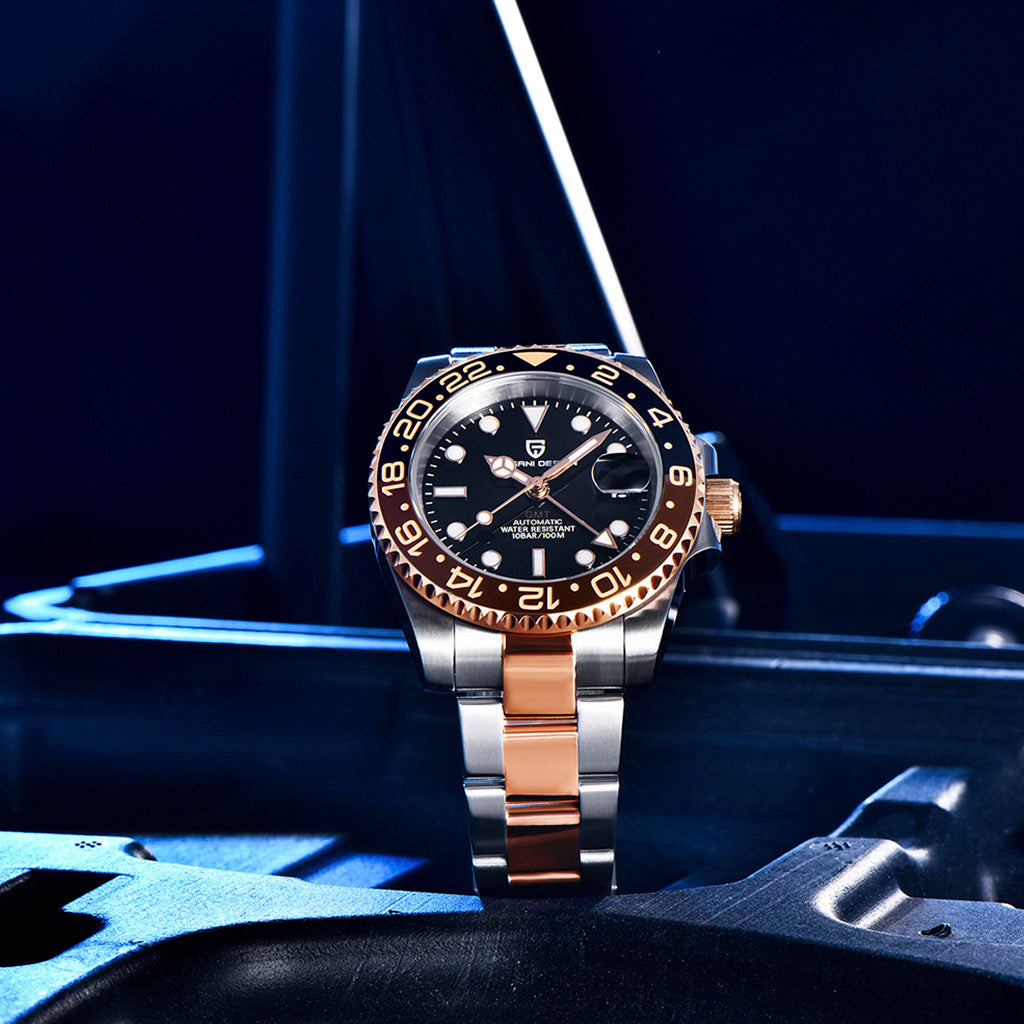 Pagani Design Pantheon Gold no pulso em uso urbano