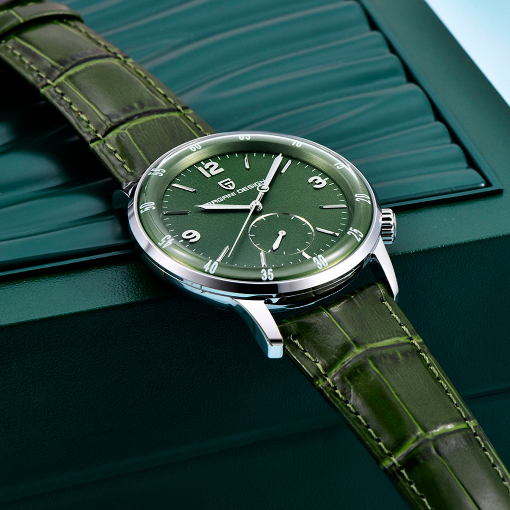 Pagani Design Milano Green Classic Edition no pulso em uso urbano