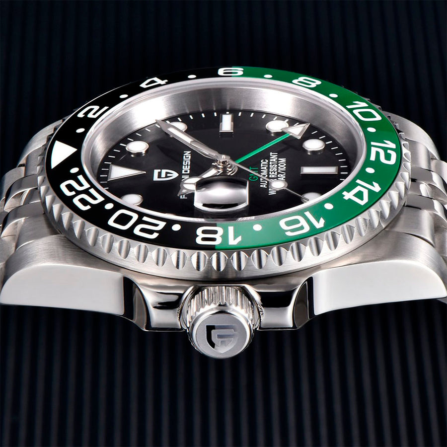 Pagani Design Pantheon Green - no pulso