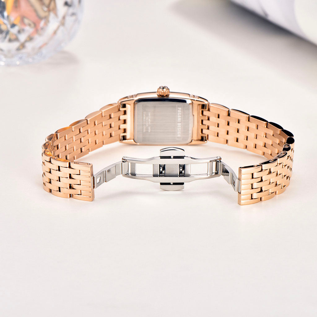 Relógio Feminino Pagani Design Sunflower Gold Nebula no pulso em uso urbano