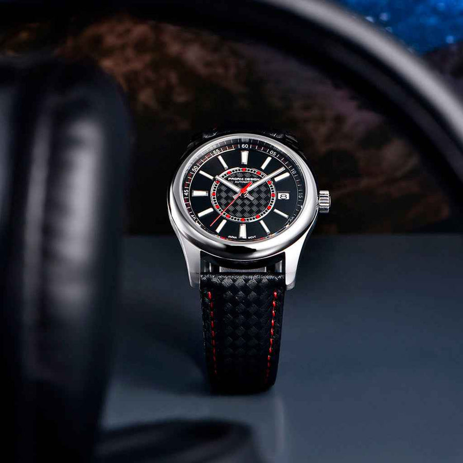 Pagani Design Rennes Black - no pulso